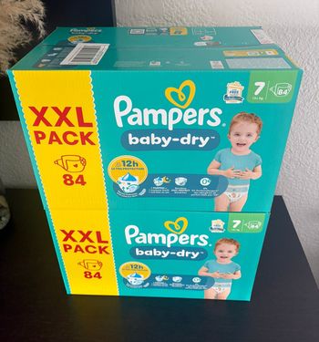 168 couches Pampers taille 7 Baby Dry