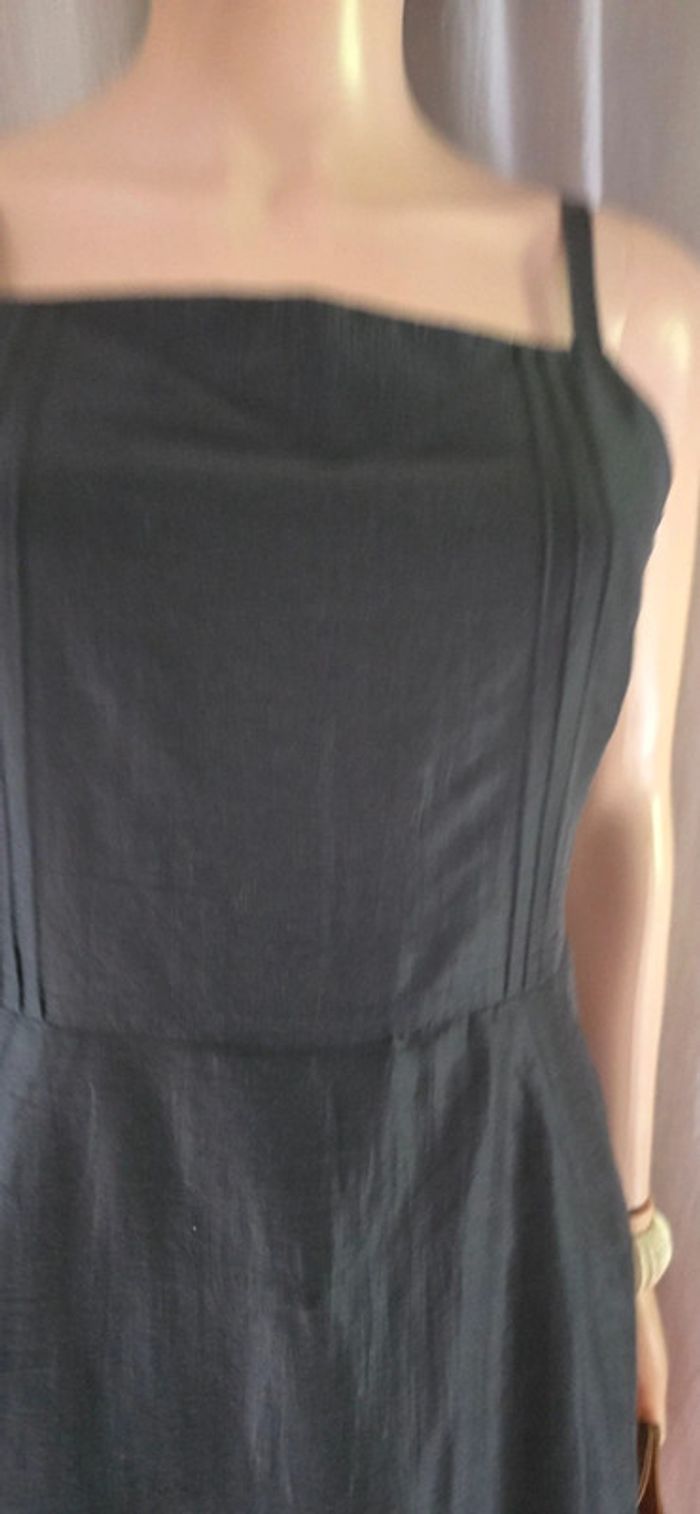 Petite robe noire avec poche marque Caroll 25%soie - photo numéro 9