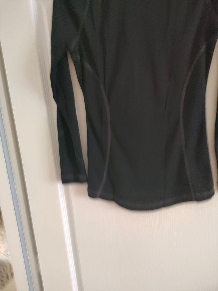 Haut manches longues taille M en bon état - photo numéro 2
