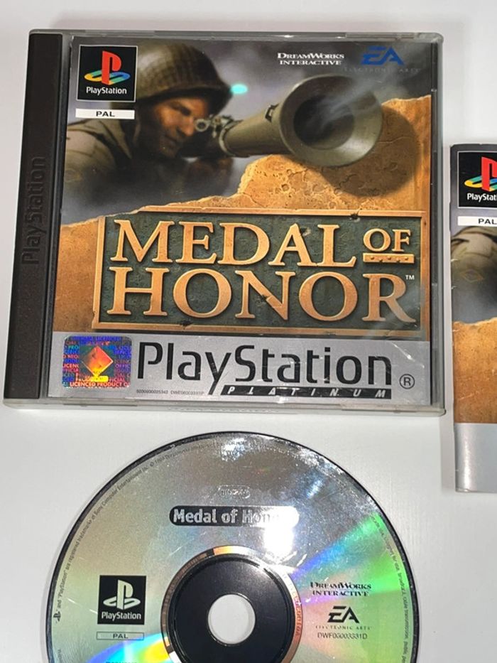 Medal Of Honor - Jeu PS1 Avec Notice Version Platinum Française Sony - photo numéro 2