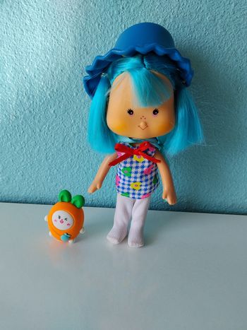 Poupée charlotte aux fraises 