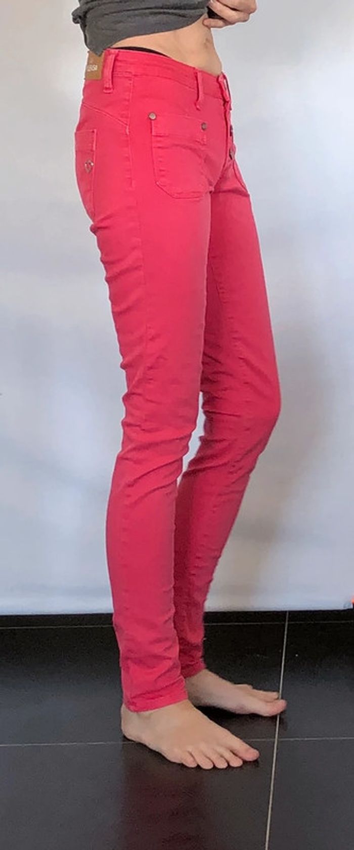 Jean rose vif taille basse slim Please taille Small / 34 36 très bon état - photo numéro 7