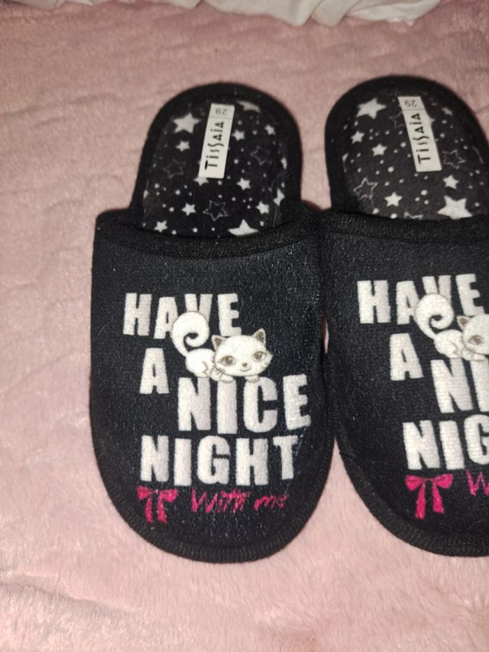 Chaussons fille tissaia noir neuf taille 29 - photo numéro 2