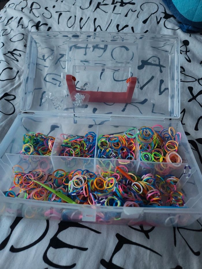 Loom bands