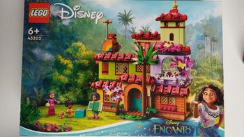 La maison Madrigal LEGO Disney 43202