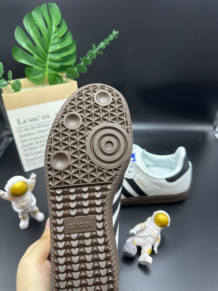 Baskets Adidas taille 39 - photo numéro 2