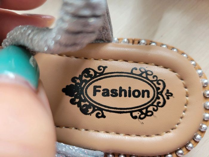 🌺Neuf🌺 sandales à perles - photo numéro 4