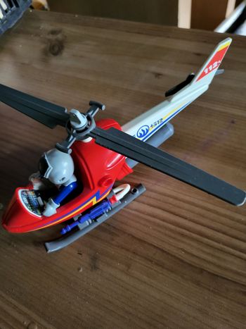 Petit hélicoptère pompier playmobil