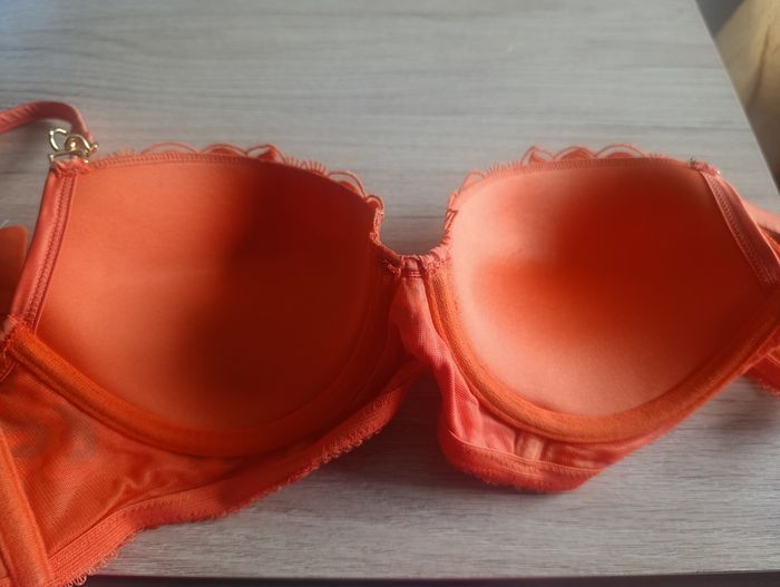 Soutien-gorge orange Primark - Taille 90B -
Neuf jamais porté - photo numéro 3
