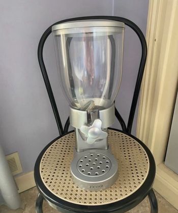 Distributeur petit déjeuner de céréales 