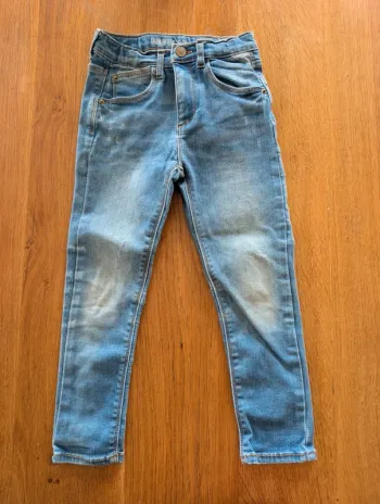 Jean 4-5 ans Zara comme neuf