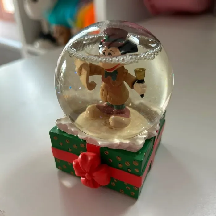 Figurine boule à neige disney mickey noël - photo numéro 4