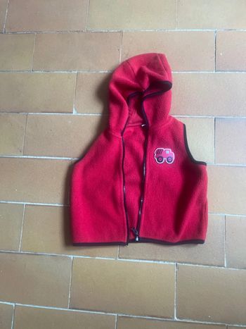 Veste sans manches avec capuche