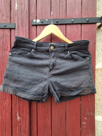 Short court H&M noir taille 38