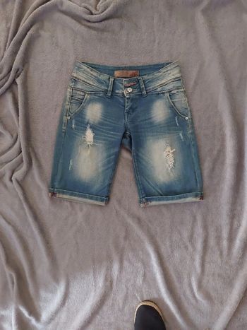 Bermuda en jean femme T .XS (fashion jeans)