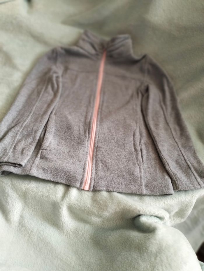 Lot de vêtements fille taille 6 ans - photo numéro 2