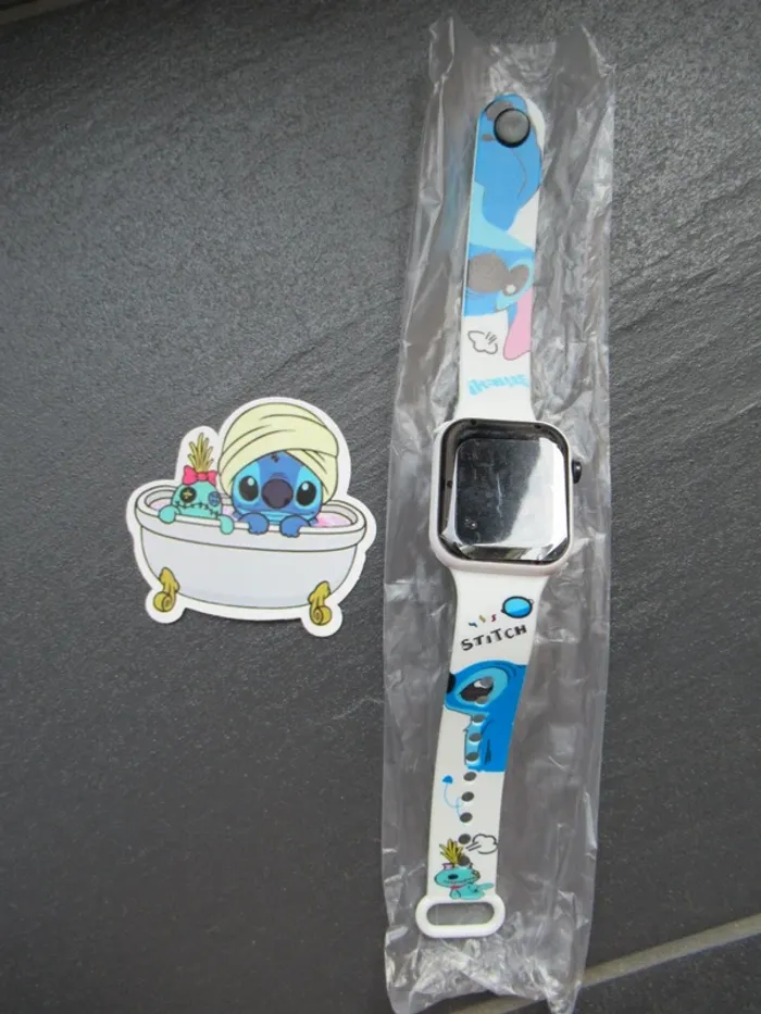 Montre numérique / digitale Stitch neuve