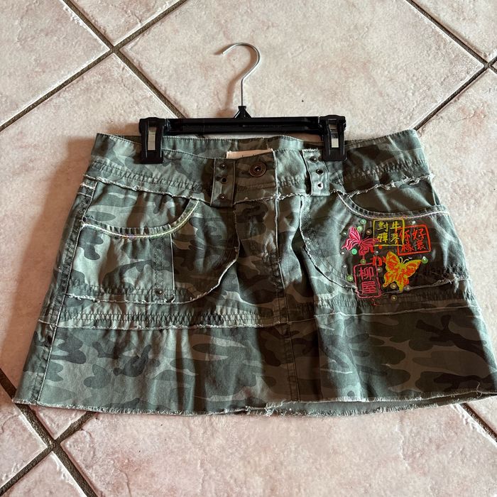 Jupe militaire courte