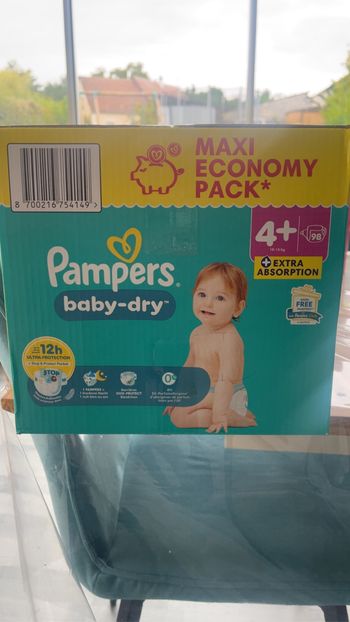 Pampers baby dry taille 4+
