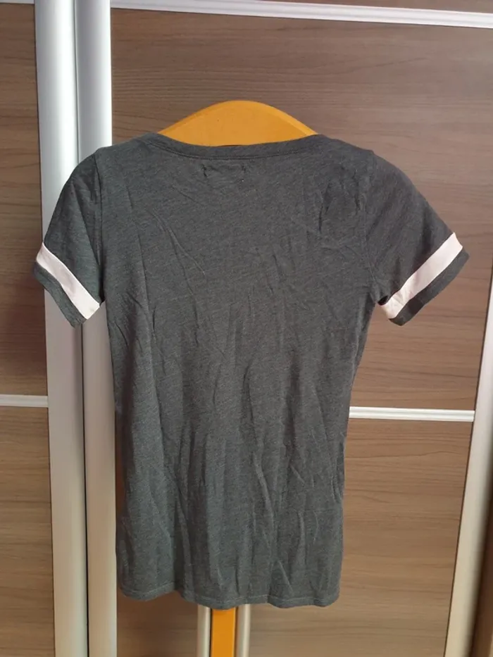 T-shirt Hollister - photo numéro 2
