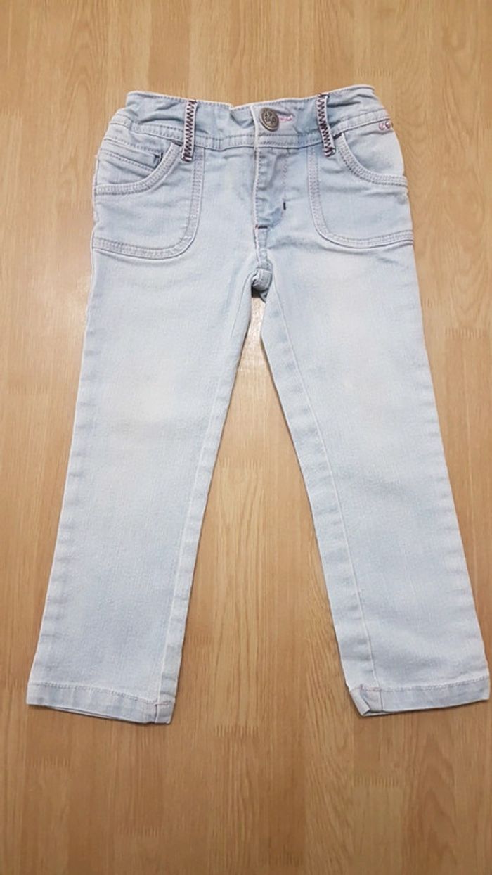 Jean bleu clair avec diamants 3 ans