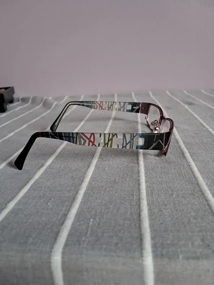 Paire de lunettes de vue - photo numéro 4