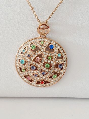 Très joli collier doré Ninabox neuf