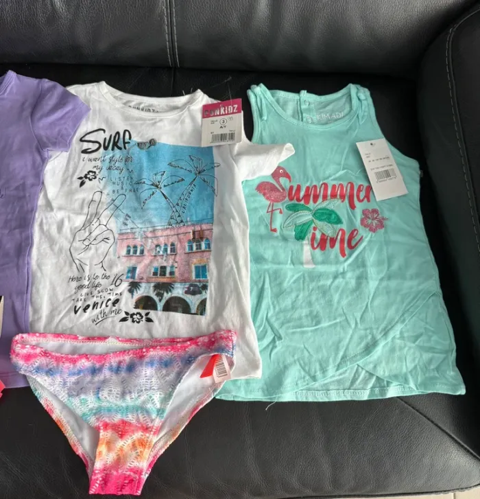 Lot t-shirt + maillot de bain fille 3 ans - photo numéro 2