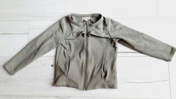 Vêtement fille gilet U essentiel 4 ans