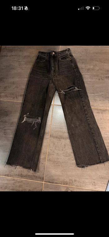 Jeans à trous taille haute Zara