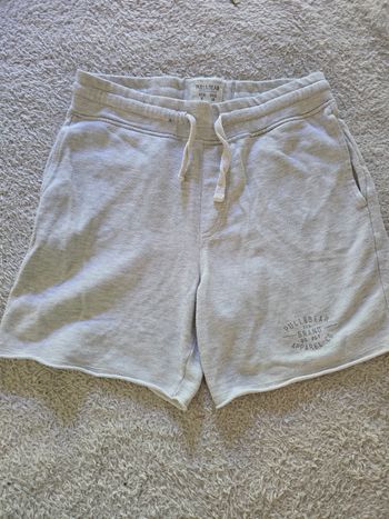 Short mixte 🍒pull and bear🍒taille S pour homme L maximum pour femme
