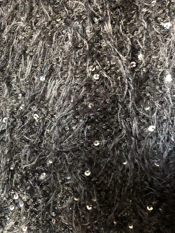 Pull noir fluffy sequins neuf S/M - photo numéro 3