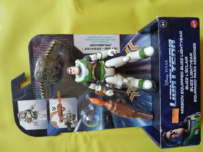 Figurine Buzz l'éclair avec son équipement  Disney Pixar MATTEL