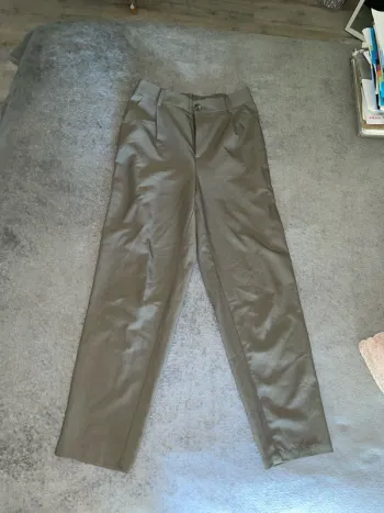 pantalon cintré kaki