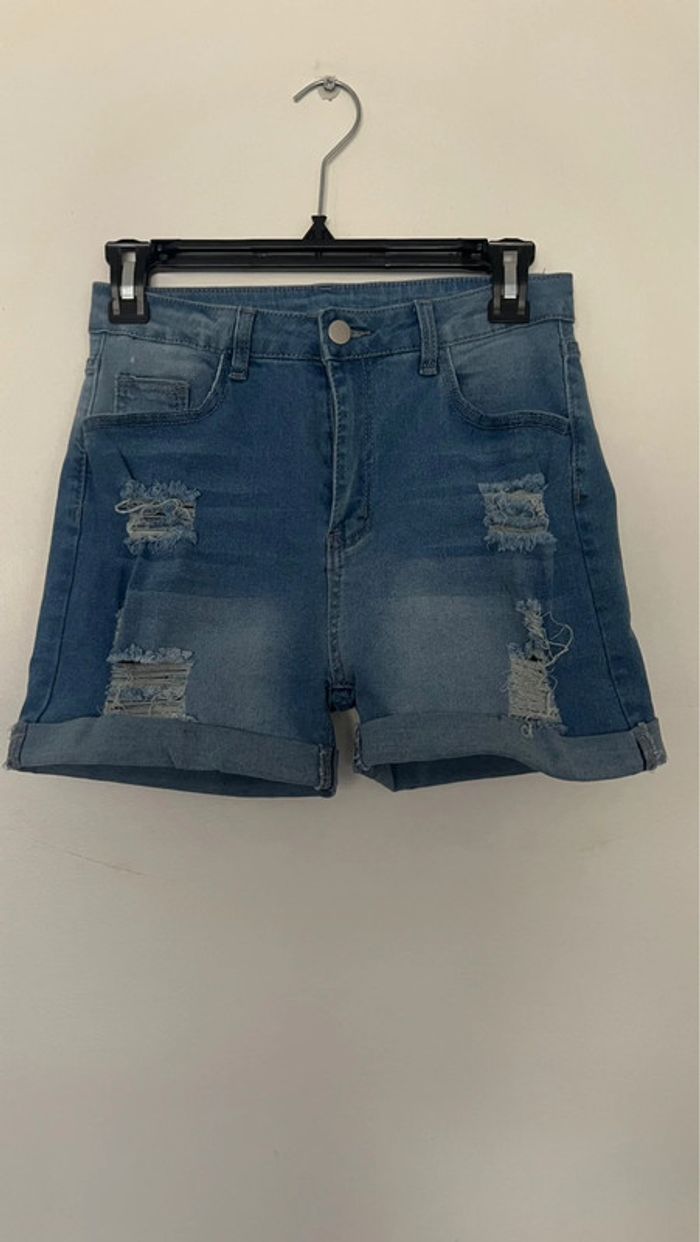 Short en jean en parfait état taille M . 85% coton - photo numéro 2