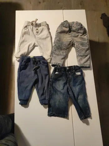 Lot pantalon jean jogging 12 mois