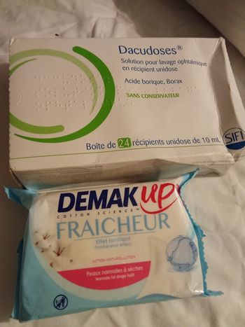 Démaquillant et boîte unidose