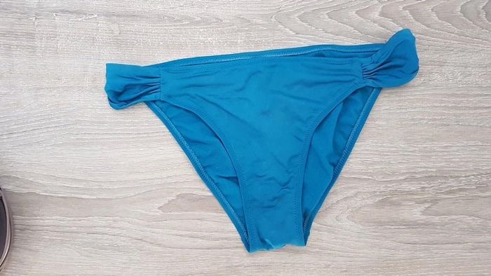 Bikini Taille 38 pour le haut et taille 40 pour le bas - photo numéro 4