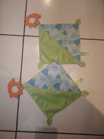 Doudous pour jumeaux