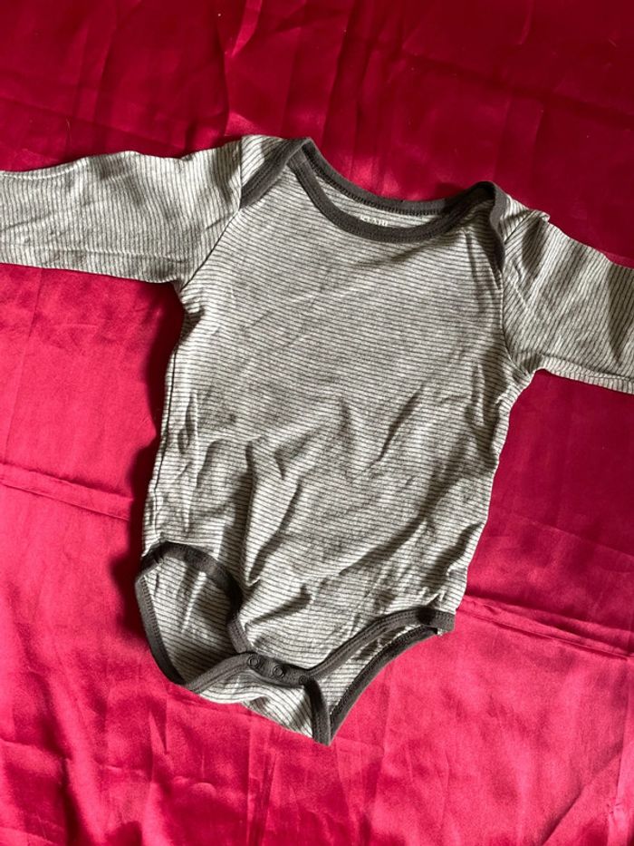 Bodies 18 mois - photo numéro 2