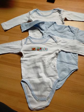 Lot 3 bodies manches longues 12 mois