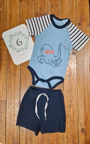 Ensemble body + short 6 mois