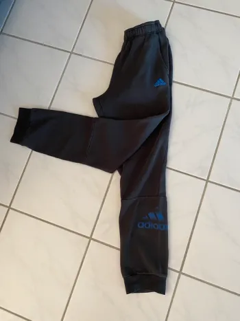 Jogging Adidas Premium Noir & Bleu Édition Streetwear Taille S
