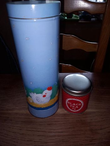 Lot de deux boîtes en métal