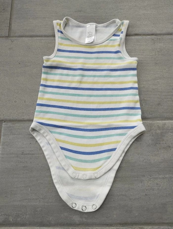 Lot n°461 Bodie sans manvhes Baby Club 18 mois - photo numéro 2