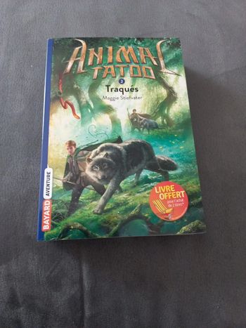 Livre animal tatoo traqués à partir de 10 ans bayard