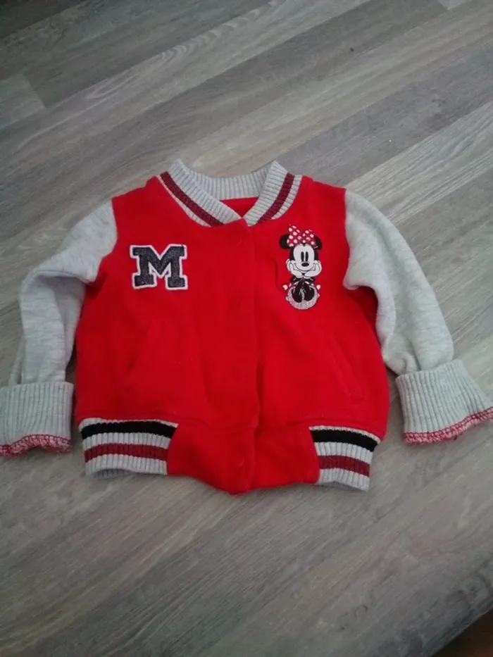 Pulls Minnie