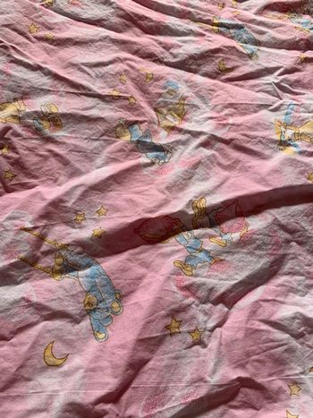 drap dessus berceau fond rose, presque neuf