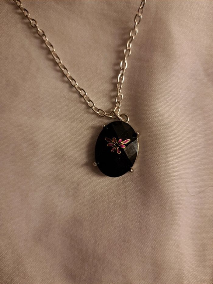 Collier acier inoxydable avec pendentif noir florale - photo numéro 4