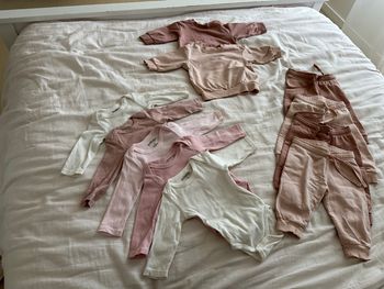 Lot vêtement bébé 2-4 mois 